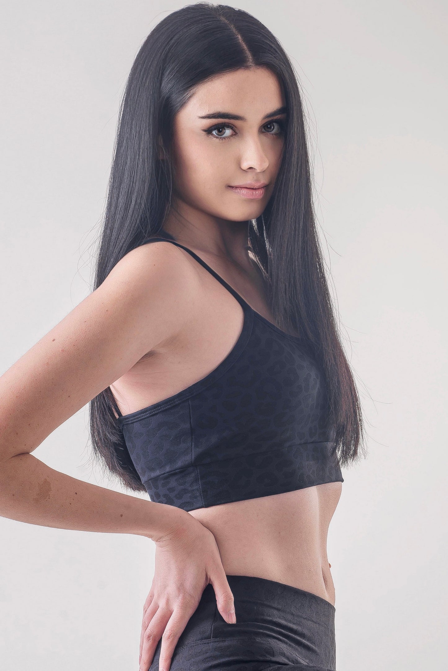 TOP BRUNA GRIS OSCURO
